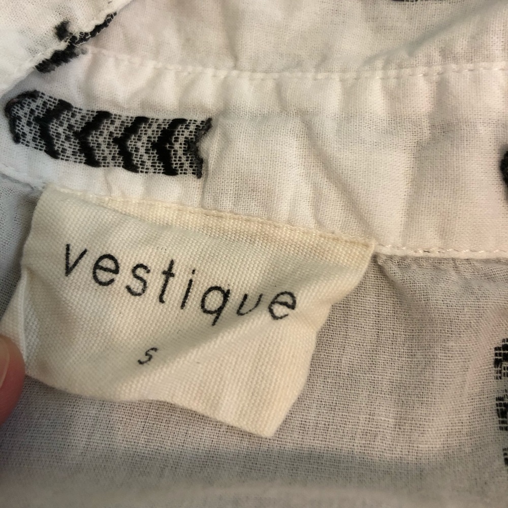 Women’s light button down top - Picture 2 of 3